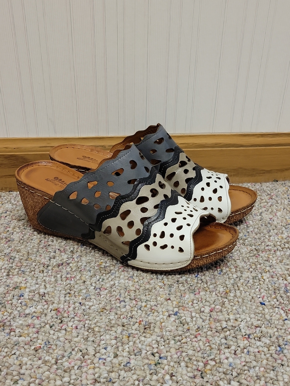 Spring Step Two-Tone Cutout Wedge Sandals in White & Gray Sz 39 (US 8.5) Summer